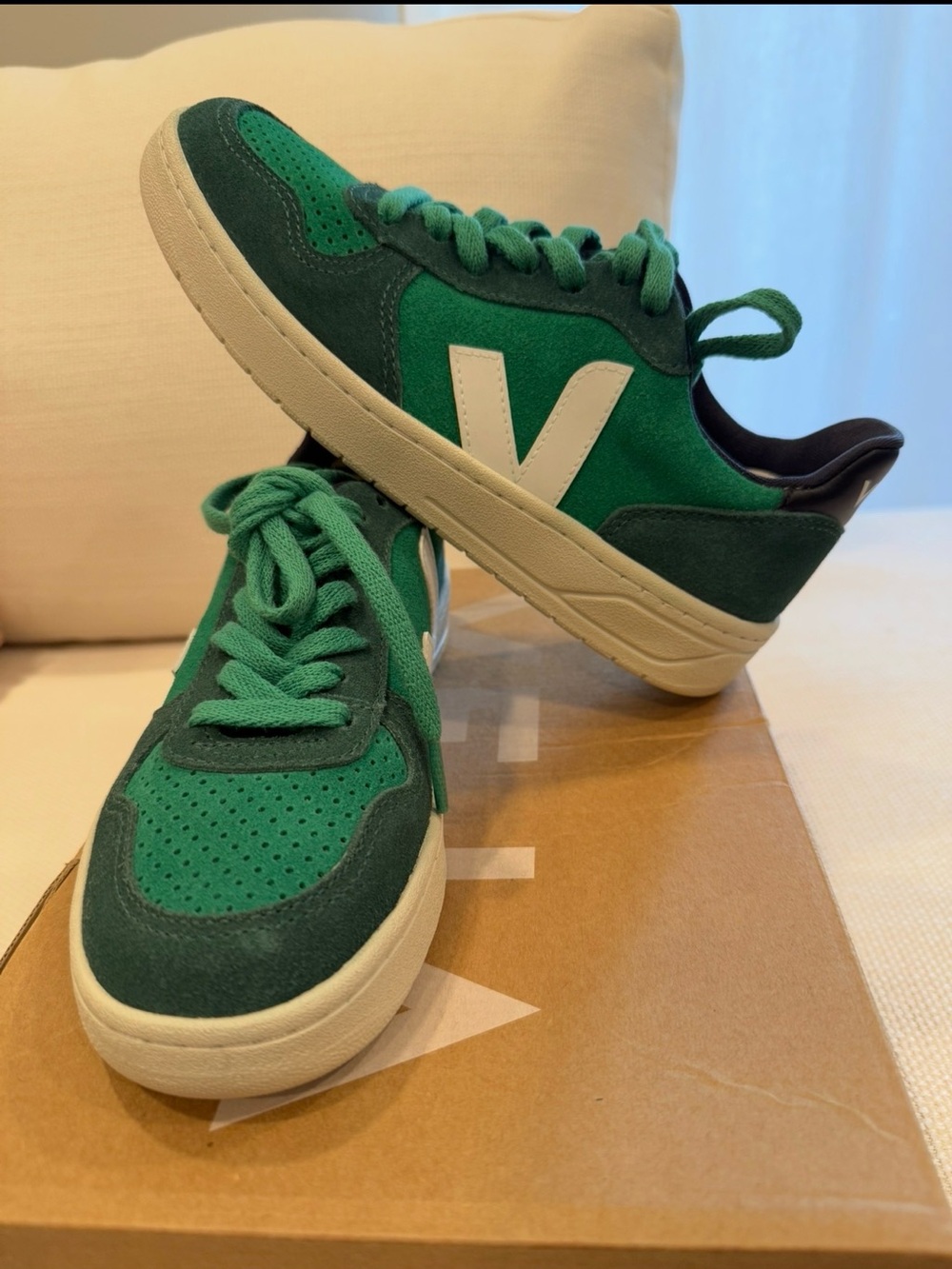 Veja Womens Green Low-Top Sneakers
